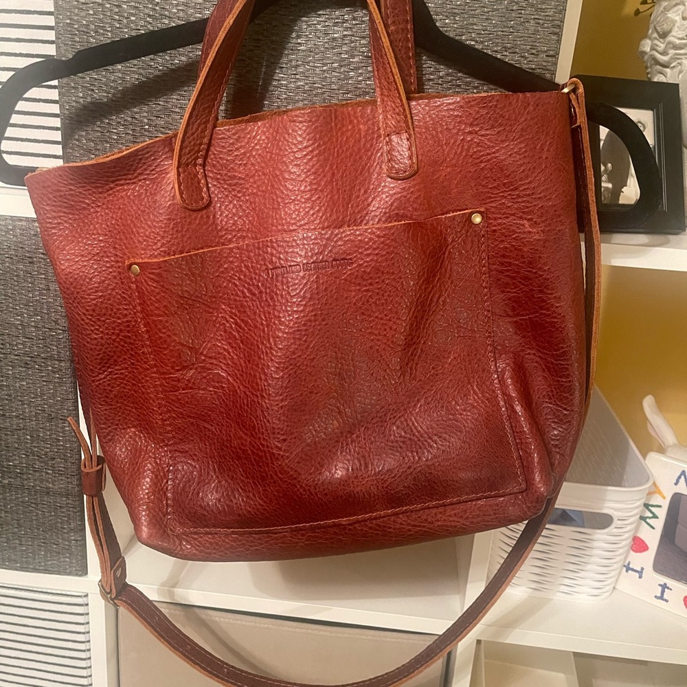 Portland Leather Medium Crossbody with Strap